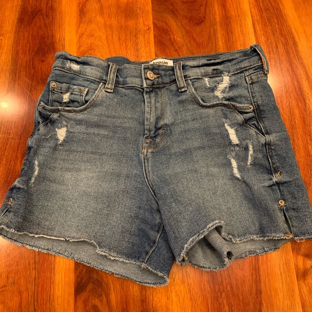 EUC Kensie VintageLuxe The Short Denim Shorts Size 6/28